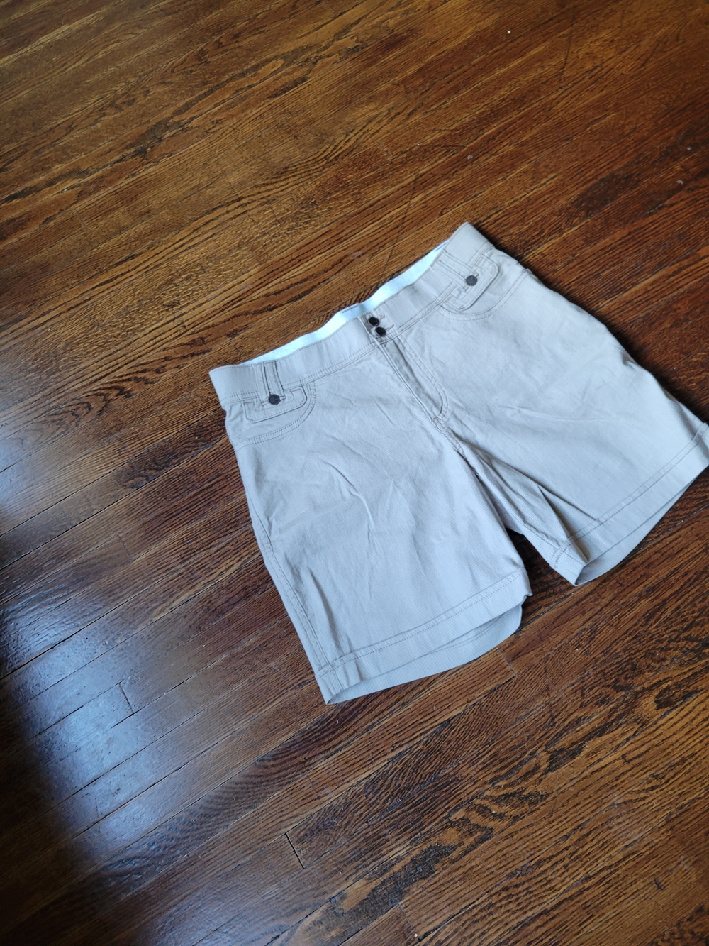 Lee Womens Walk Shorts Beige Stripe Stretch High Rise Comfort Waistband Size 8 M - Picture 3 of 17